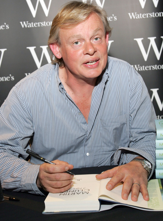 Martin Clunes - Star Snaps - Di...