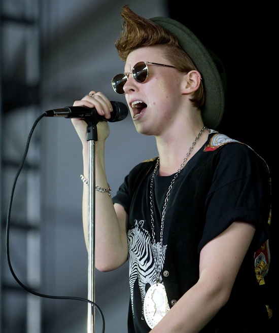 elly jackson gay. Elly Jackson of La Roux in