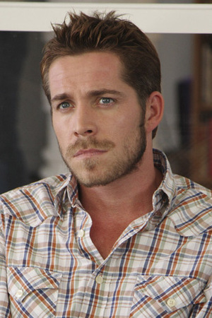 Le Outlaw Queen - Page 3 550w_gayspy_thebigone_sean_maguire_2