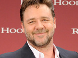 Russell Crowe attends a 'Robin Hood' photocall