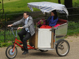 Graeme treats Tina to a romantic surprise.