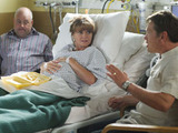 Minty is annoyed to discover Ricky visiting Sam in hospital.
