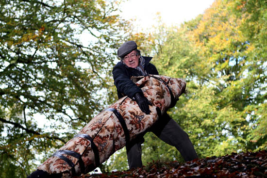 Hollyoaks - Cameron (Jeff Rawle) dumps India's body in a ditch