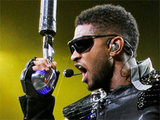 Usher performing live in Miama during his OMG tour on New Year's Eve