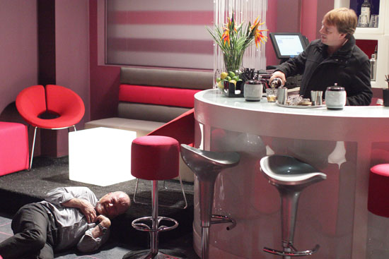 Ian uses Phil's situation to his advantage as he threatens to tell Shirley about Glenda.
