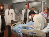 House: S07E13: The team examine their new patient
