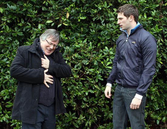 Silas Blissett (Jeff Rawle) has a heart attack and needs help from Lynsey Nolan (Karen Hassen).