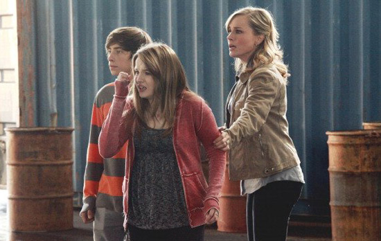 No Ordinary Family S01E20: 'No Ordinary Beginning'