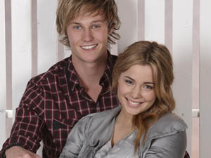 Valentina Novakovic as Natasha Williams and Jordan Smith as Andrew Robinson