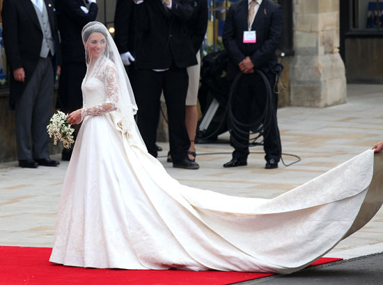 kate middleton tiara for wedding. Kate Middleton arrives at