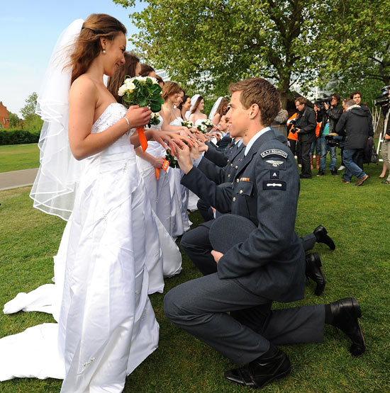 william and kate wedding dress. prince william and kate
