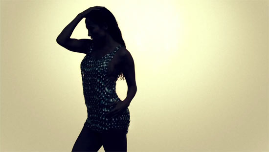 Jennifer Lopez 'I'm Into You' video still