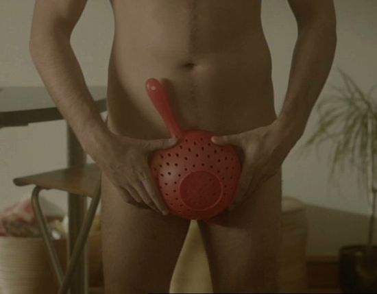 Kayvan Novak in Sirens
