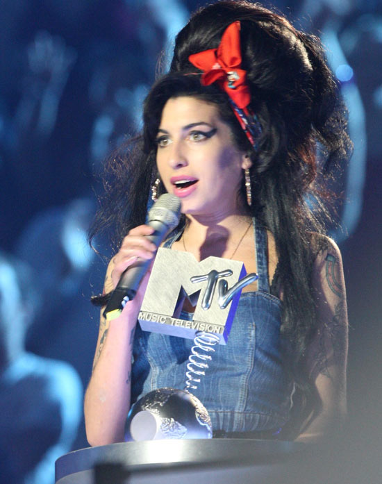 Amy Winehouse Valerie Midi herunterladen