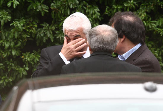 Mitch Winehouse at Amy Winehouse's cremation