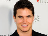 Robbie Amell