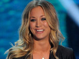 Kaley Cuoco present the Teen Choice Awards 2011