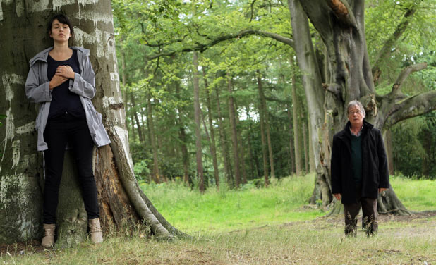 Lynsey Nolan (Karen Hassan) and Silas Blissett (Jeff Rawle)