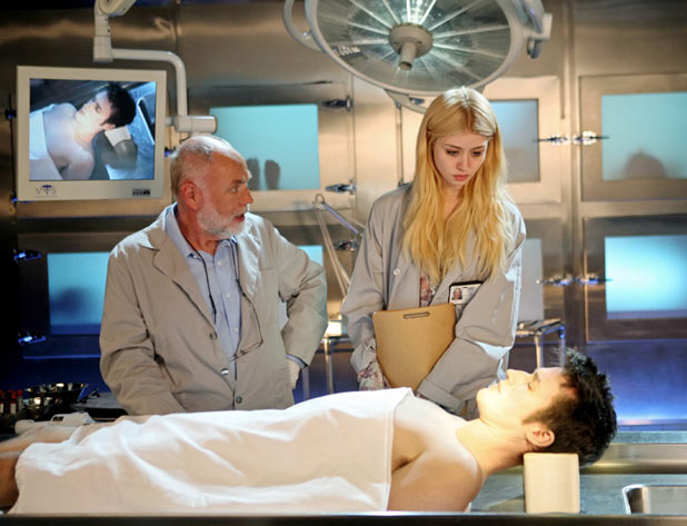 ANTM S17E04: 'Anthony Zuiker': Robert David Hall and Alison
