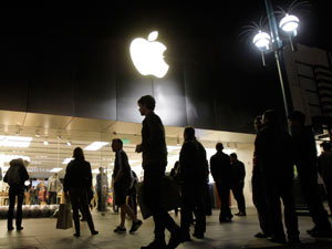 Apple acolytes amass outside the Apple store in Santa Monica, California.