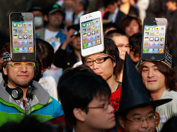 5. iPhone 4S launched by Apple