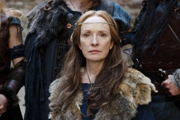 Queen Annis (LINDSAY DUNCAN)