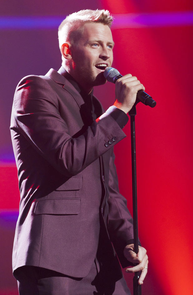 Jonjo performs on the first live show
