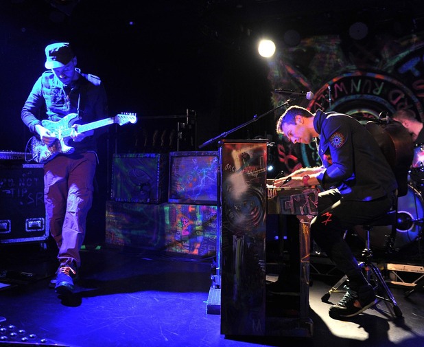 Coldplay perform