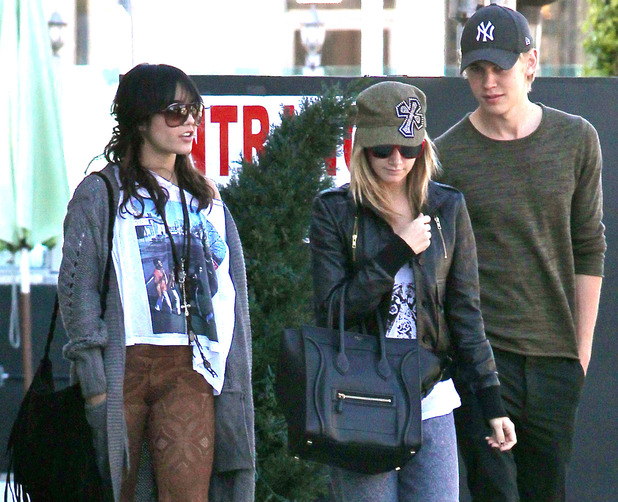  Vanessa Hudgens, Ashley Tisdale and Austin Butler