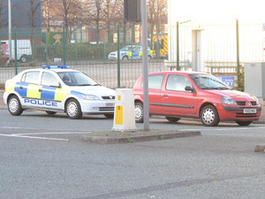Kirsty reads more into Tyrone and Tina's company and follows them, turning on her sirens. Tina realises that it's Kirsty following her and refuses to stop, heading to the nearest police station