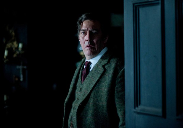 Daniel Radcliffe's 'the Woman In Black': New Pictures Revealed - Movies 