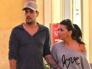 Eva Longoria and Eduardo Cruz
shop for cooking books at Barnes & Noble at The Grove
Los Angeles