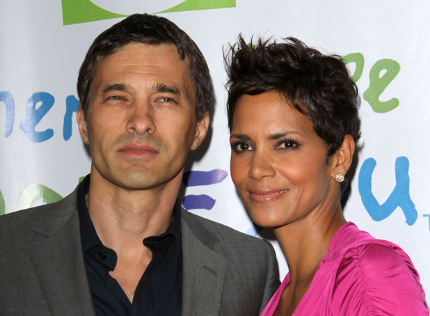 Halle Berry and Olivier Martinez
Halle Berry honored at the Silver Rose awards gala with Grey Goose
Los Angeles, California
