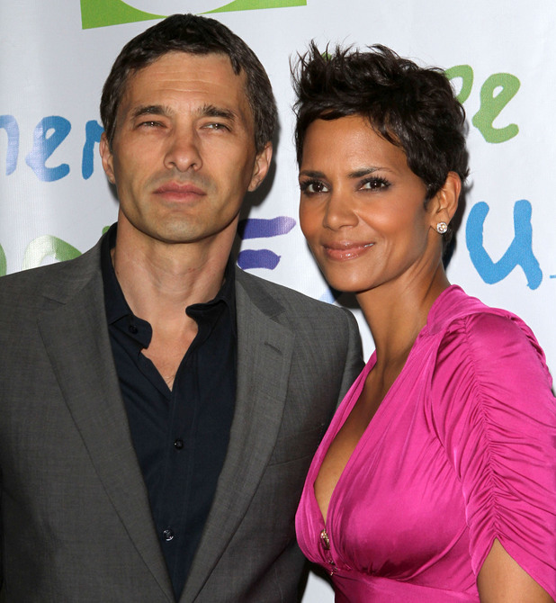 Halle Berry and Olivier Martinez
Halle Berry honored at the Silver Rose awards gala with Grey Goose
Los Angeles, California