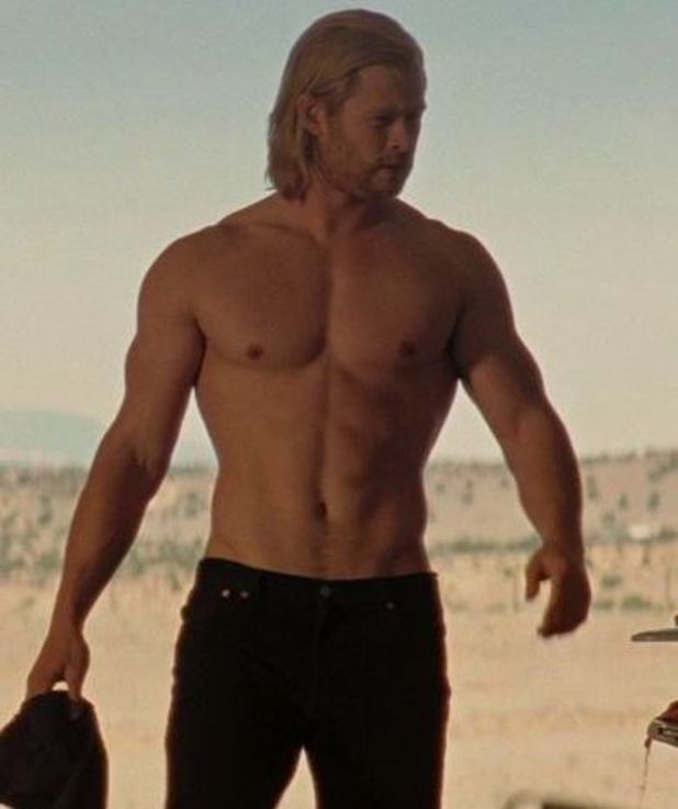 Chris hemsworth sem camisa