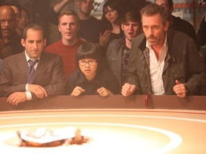 House S08E10: 'Runaways'