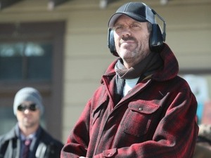 House S08E10: 'Runaways'
