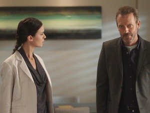 House S08E10: 'Runaways'