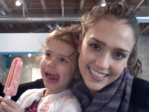 Jessica Alba, twitter