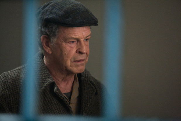 Walter (John Noble) 
