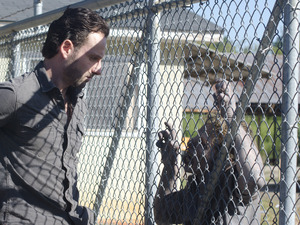The Walking Dead S02E10: '18 Miles Out'