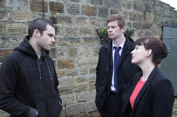 Aaron meets the police officers, telling them it was he who torched the garage, explaining that he is not letting Cain go down for it
