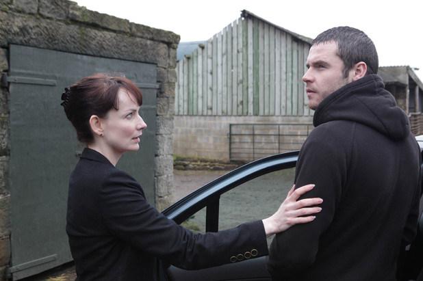 Aaron meets the police officers, telling them it was he who torched the garage, explaining that he is not letting Cain go down for it