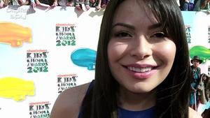 Miranda Cosgrove talks One Direction at Nick KCAs