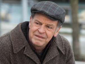 Fringe S04E19: 'Letters of Transit'