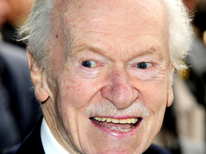 Guitar pioneer Weedon dies
Pioneering guitarist BERT WEEDON, who was credited as a major influence on a generation of rockers including JOHN LENNON, ERIC CLAPTON, and BRIAN MAY, has died at the age of 91.
Weedon was the first British guitarist to have a hit on the UK singles chart with Guitar Boogie Shuffle in 1959, and penned his Play in a Day guide, which many stars of the '60s relied on to master the instrument.