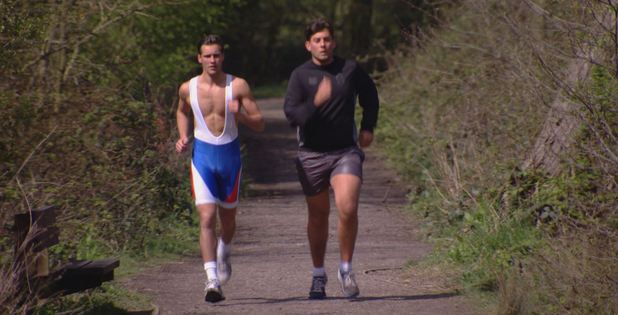 Arg's friend helps him