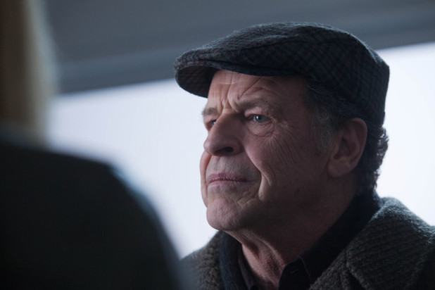 Fringe S04E19: 'Letters of Transit'