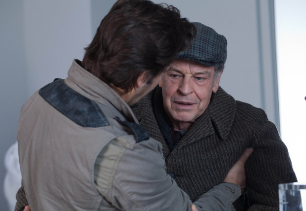 Fringe S04E19: 'Letters of Transit'