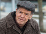 Fringe S04E19: 'Letters of Transit'